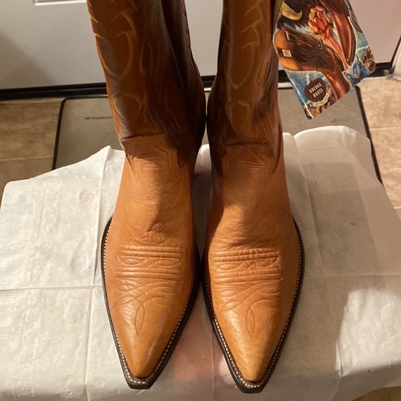 Nocona Vintage woman’s boots. Size 9 B. Never worn. - Picture 5 of 10